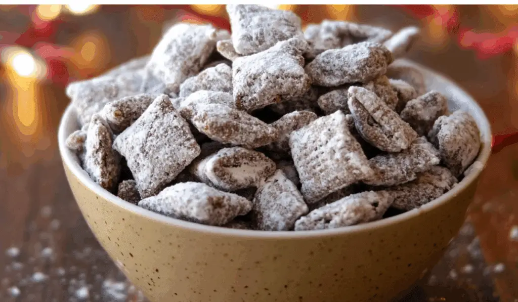 Easy Puppy Chow festive holiday bowl